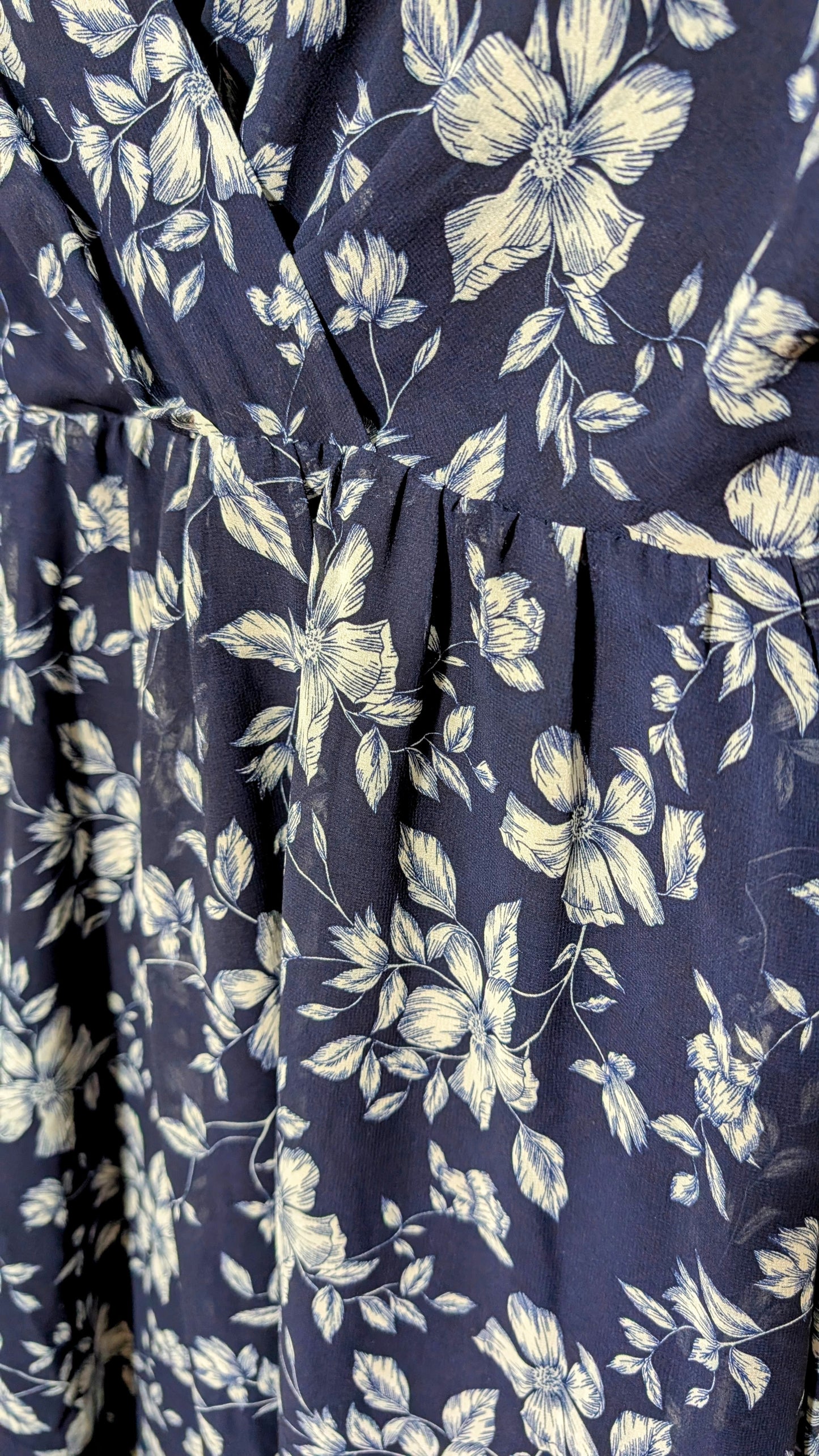 Dunkelblaues Flair-Kleid