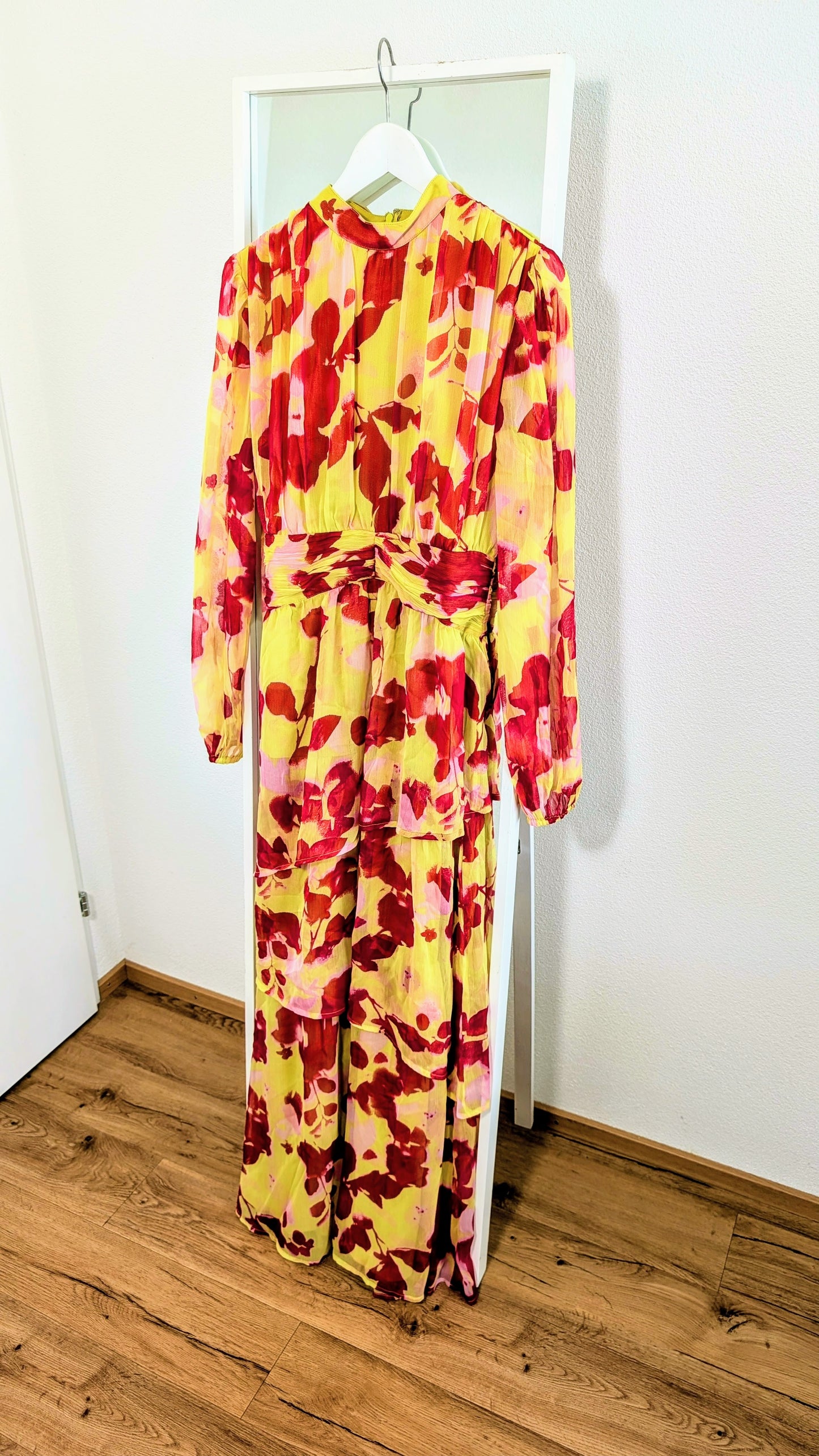 Farbenfrohes Maxikleid von Asos