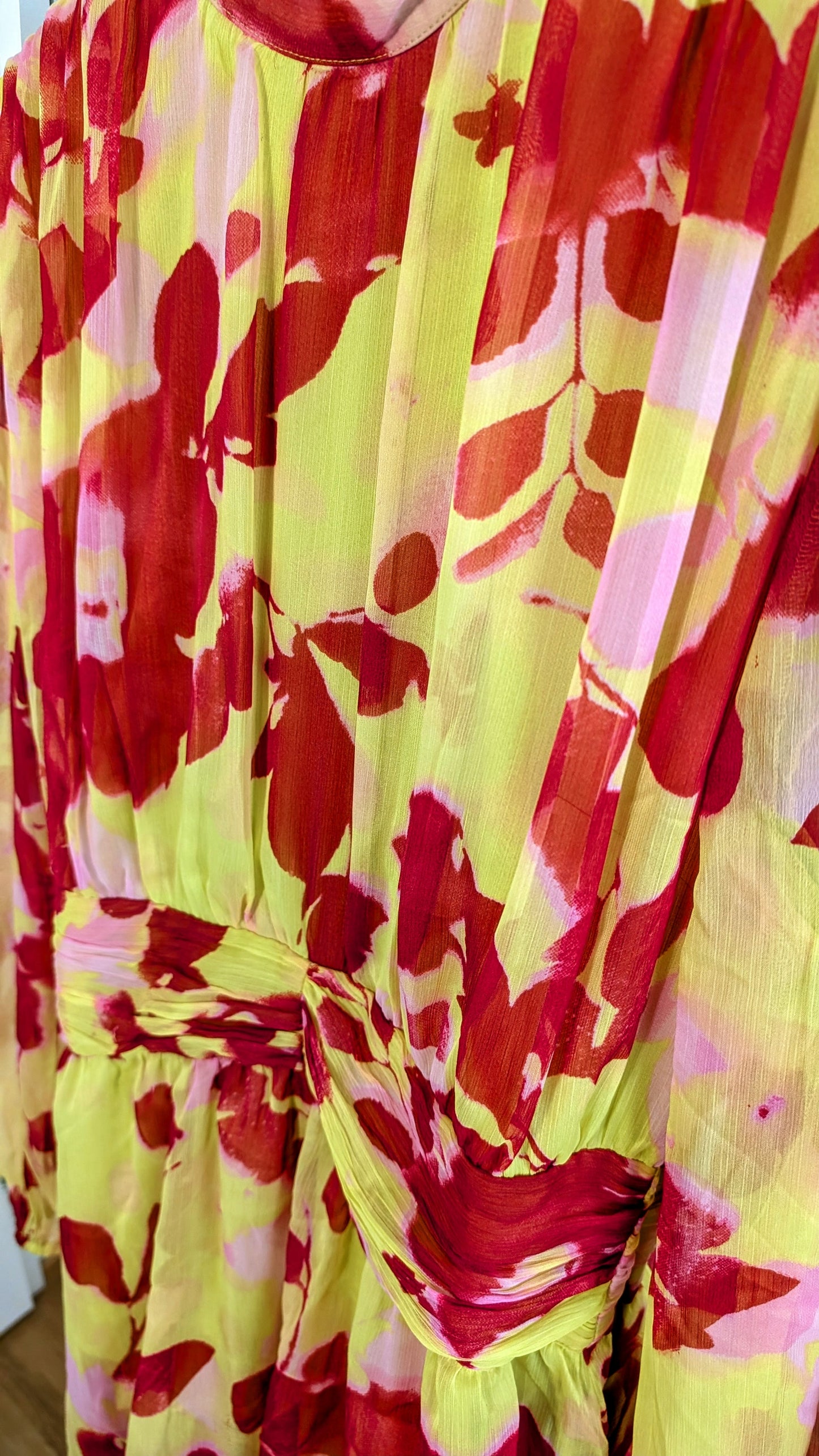 Farbenfrohes Maxikleid von Asos