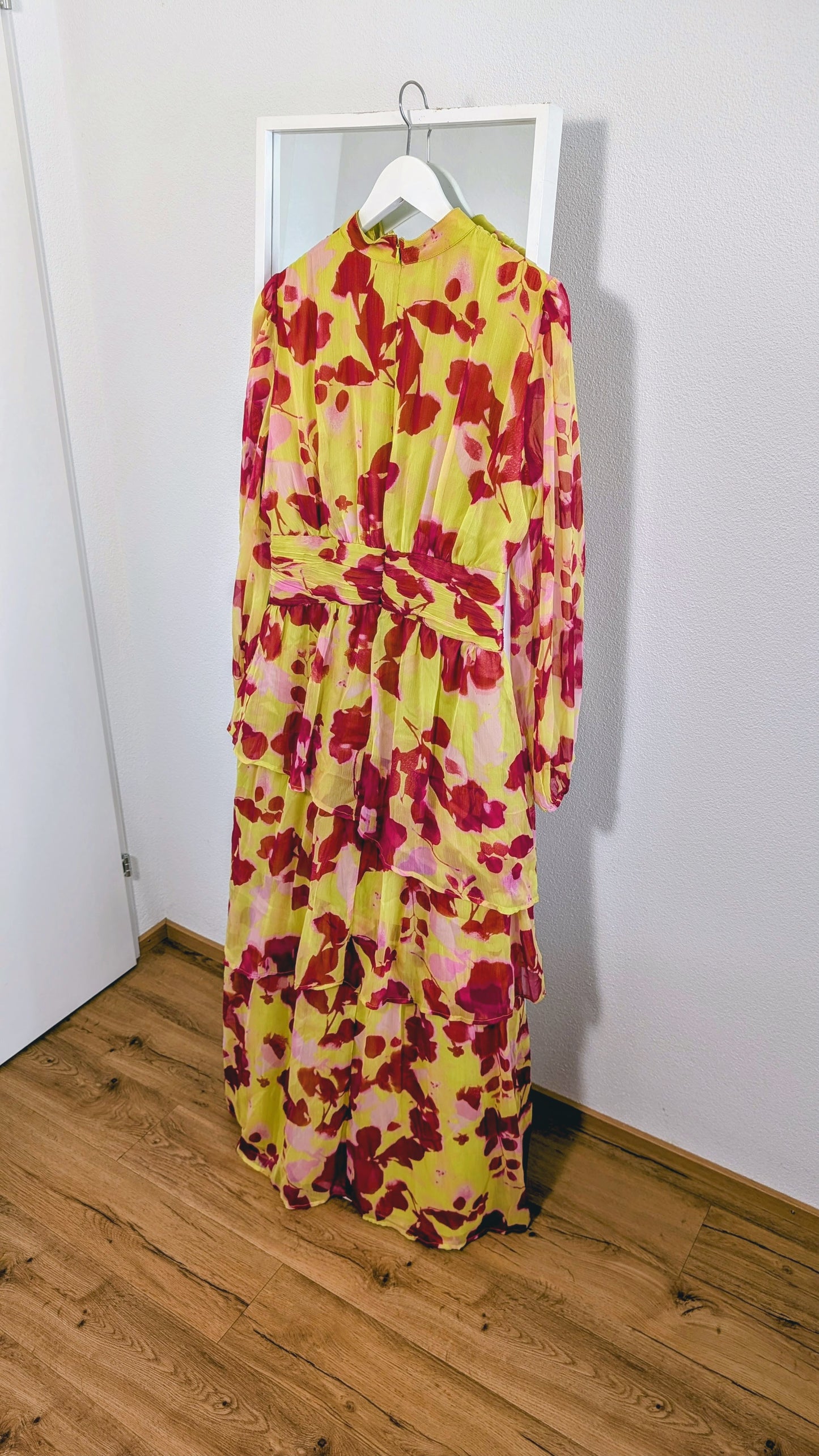 Farbenfrohes Maxikleid von Asos