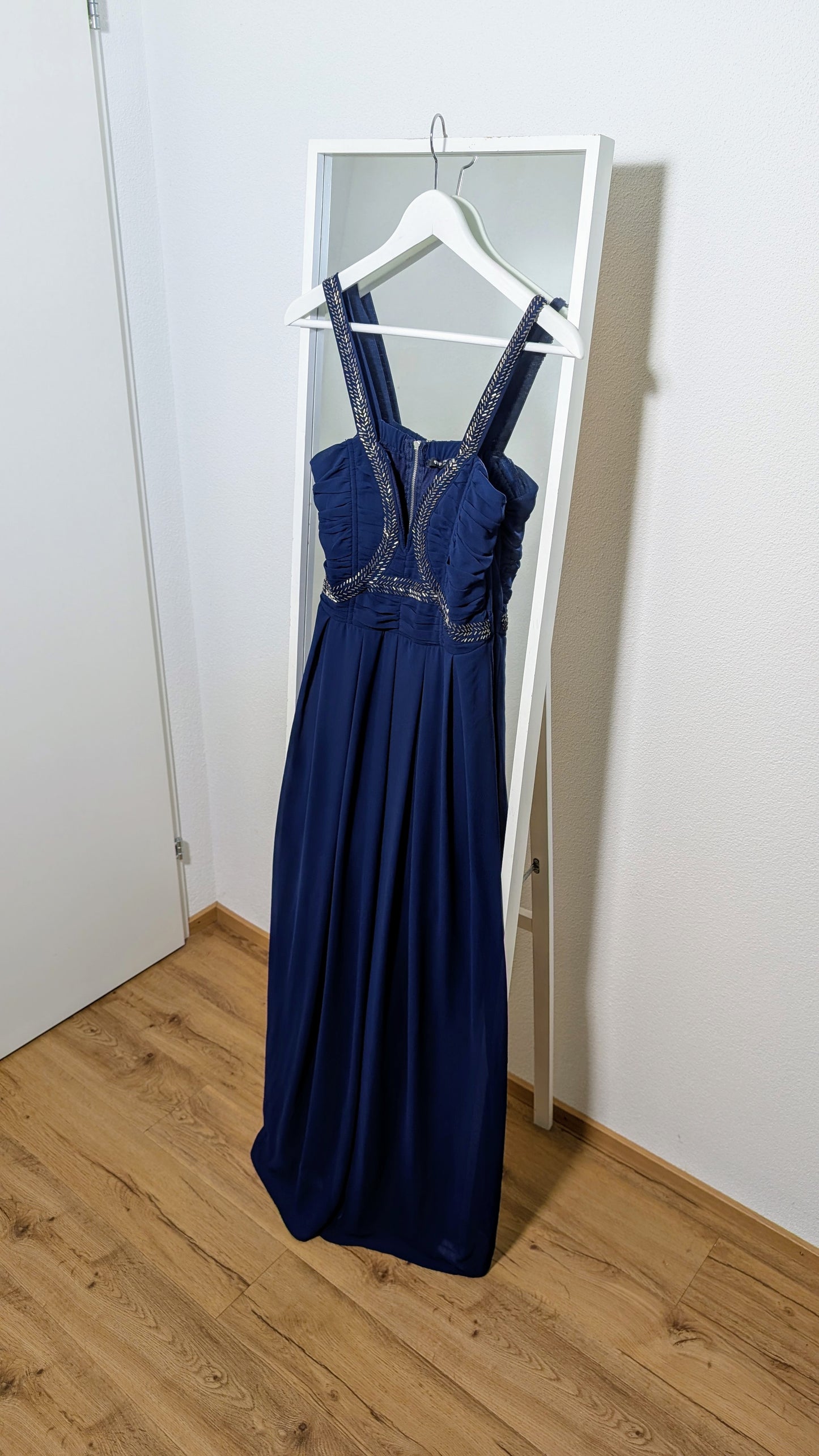 Blaues Eventkleid mit Glitzer