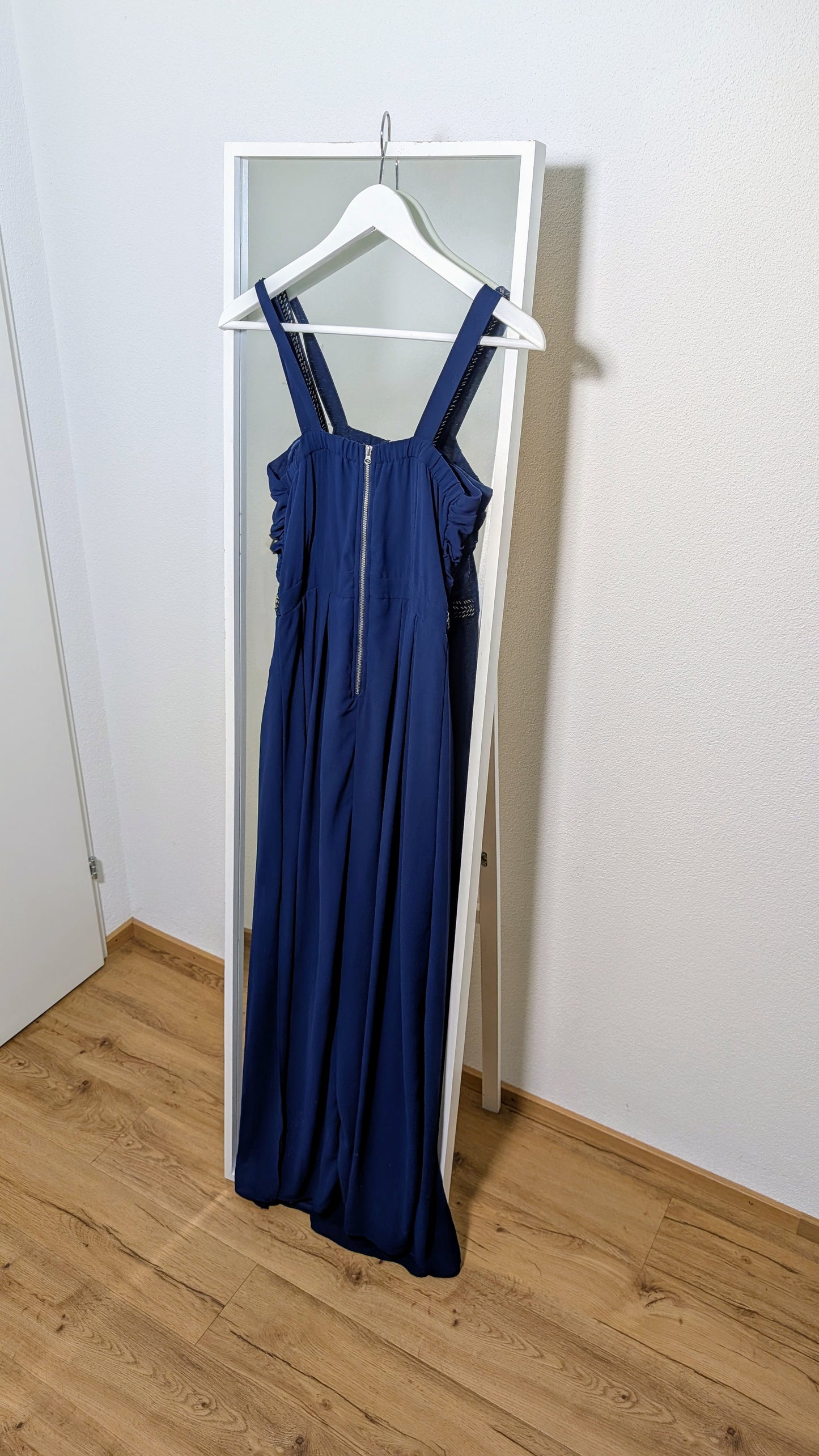 Blaues Eventkleid mit Glitzer