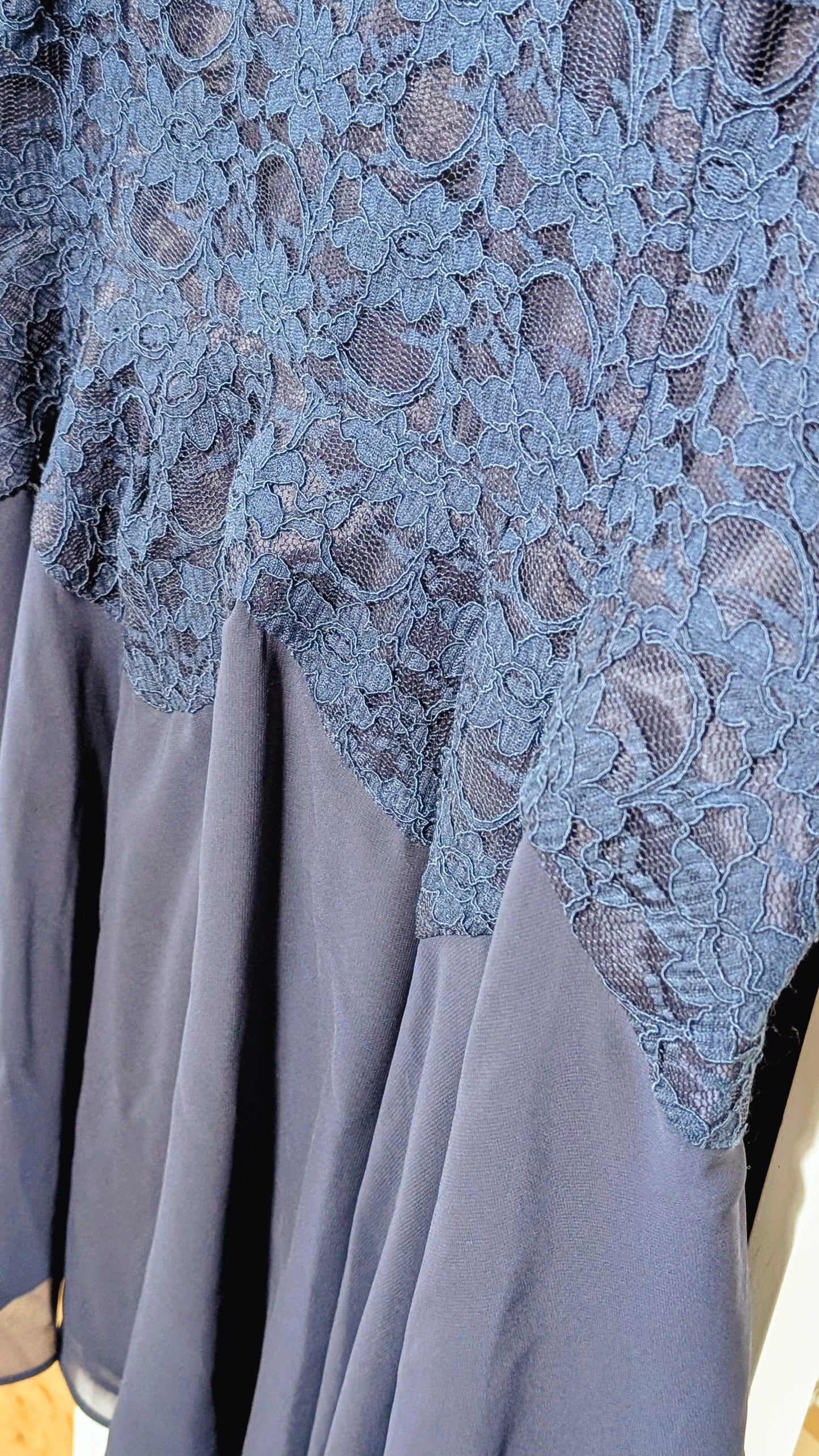 SWING – Spitze/Chiffon Kleid (Dunkelblau/Navy)