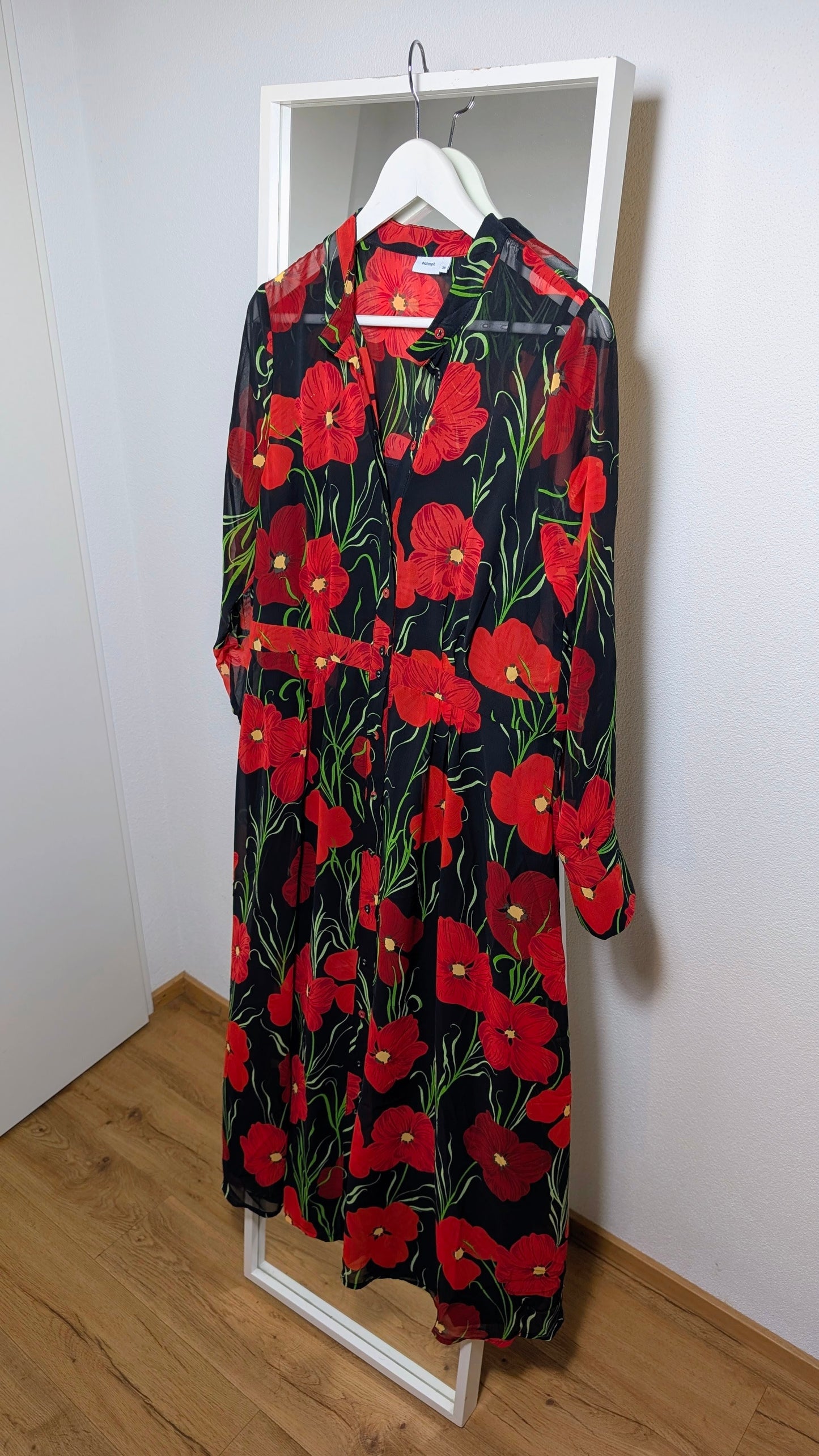 Nümph – Geblümtes Midikleid mit Mao‑Kragen